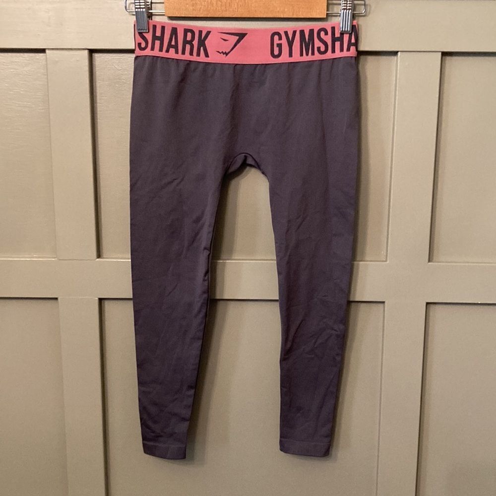𝅺GYMSHARK Cropped Activewear Leggings Gray & Pink Size XS